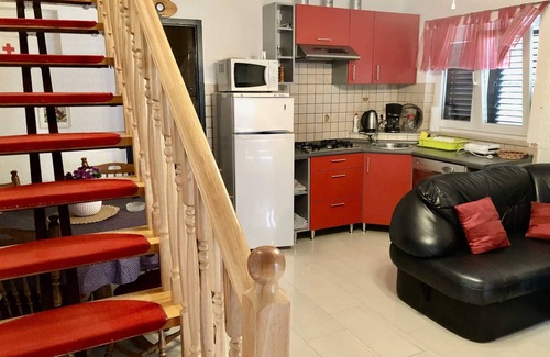 Nin Apartment | Apartment Pine with shared hot tub