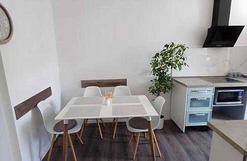Gera Apartment | Apartment 'Poli' with Shared Terrace and Wi-Fi