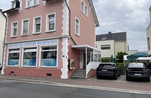 Bad Homburg v.d. Hoehe Apartment | Apartment-Private Bathroom-Business-Street View