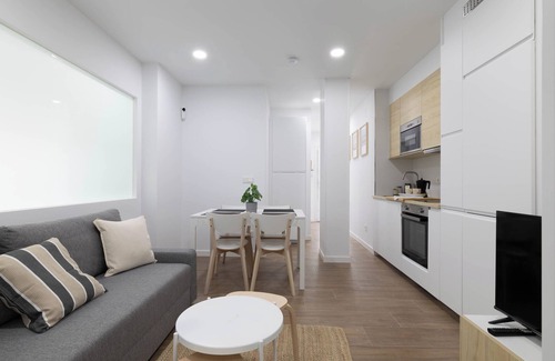 Rates Apartment | Apartment 'Ría De San Cosme María' with Mountain View, Shared Garden and Air Conditioning