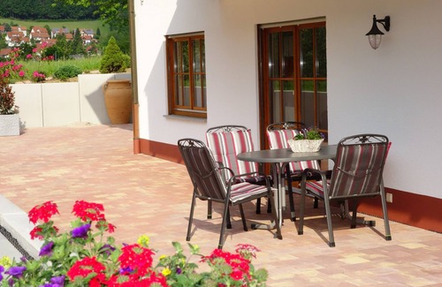 Seelbach Apartment | Apartment 'Rebbergblick' with Private Terrace and Wi-Fi
