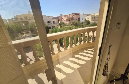 Al Ahyaa Villa | Apartment + rooftop in Villa with pool