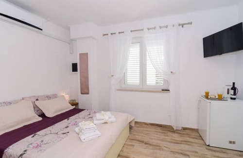 Gorica House | Apartment & Room Lady O - Double Room with Terrace