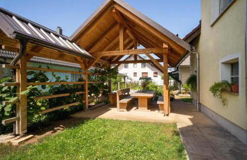 Zirovnica Apartment | Apartment & Room Pristov