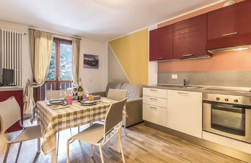 Carisolo Apartment | Apartment 'Rosa delle Dolomiti Bilocale1' with Mountain View & Shared Sauna