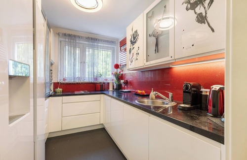 Lankwitz Apartment | Apartment 'Ruhige Berlin-Steglitz' with Shared Garden, Balcony and Wi-Fi