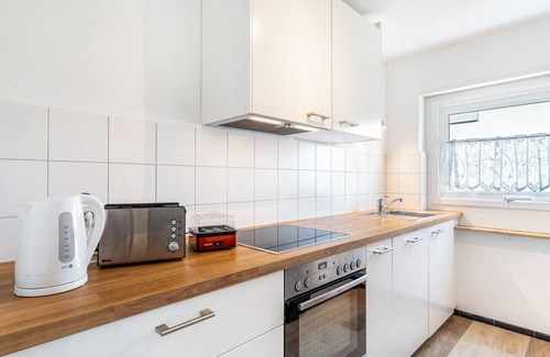 Zell am Harmersbach Apartment | Apartment 'Sonnenschein' with Mountain View, Balcony and Wi-Fi