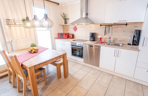 Helden Apartment | Apartment 'Schwalbennest' with Mountain View, Shared Terrace and Wi-Fi