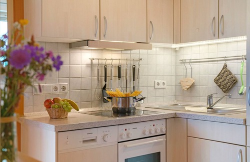 Sankt Peter Apartment | Apartment 'Schwalbennest' with Private Terrace, Shared Garden and Wi-Fi