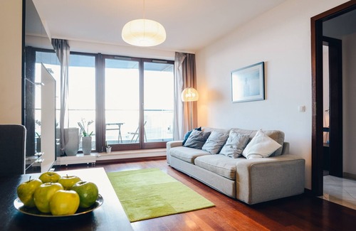 Srodmiescie Apartment | Apartment Sea Towers I with loggia and sea view