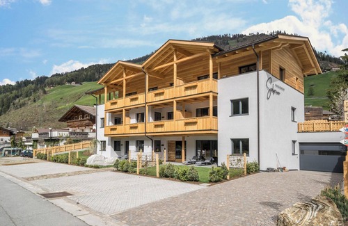 Pracupola Apartment | Apartment 'Seebrunn - Kuppelwieser Alm' with Mountain View, Private Terrace and Wi-Fi