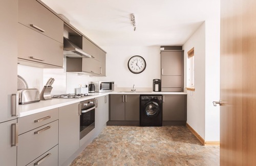 Cellardyke Apartment | Apartment - Sleeps 4, Pet friendly & Free parking