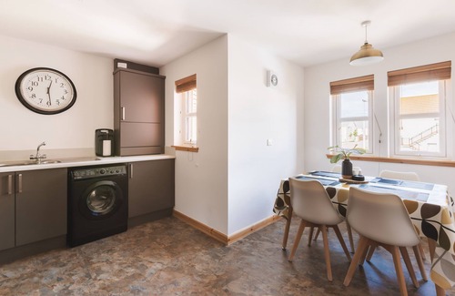 Cellardyke Apartment | Apartment - Sleeps 4, Pet friendly & Free parking