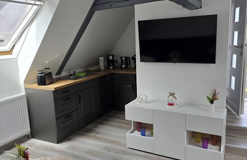 Lauchhammer Apartment | Apartment 'Sophie' with Private Terrace, Wi-Fi and Air Conditioning