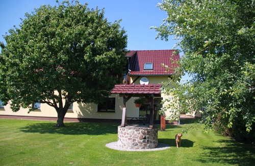 Warthe Apartment | Apartment 'Strey' with Private Garden and Wi-Fi