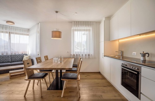 Santo Stefano Apartment | Apartment "Stefansdorf Wohnung 2" with Mountain View, Wi-Fi, Garden and Terrace
