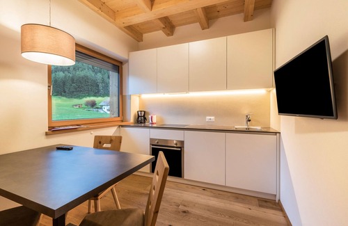 Santo Stefano Apartment | Apartment "Stefansdorf Wohnung 9" with Mountain View, Wi-Fi, Garden, Balcony & BBQ