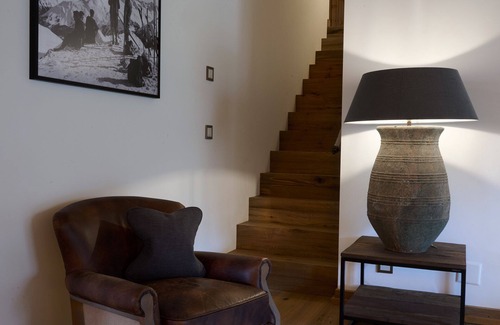 Klosters Platz Apartment | Apartment 'Steinbock' with Mountain View, Balcony and Wi-Fi