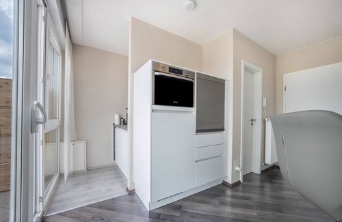 Region Hannover District Apartment | Apartment "Studio" with direct Lake View, Balcony & Wi-Fi