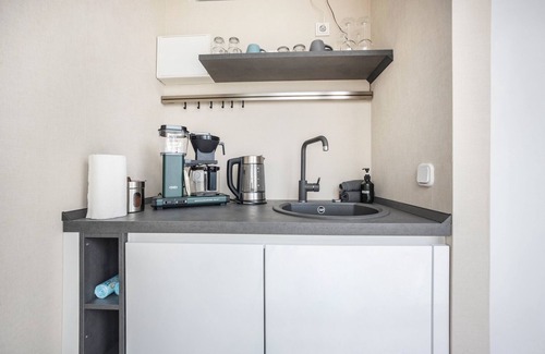 Region Hannover District Apartment | Apartment "Studio" with direct Lake View, Balcony & Wi-Fi