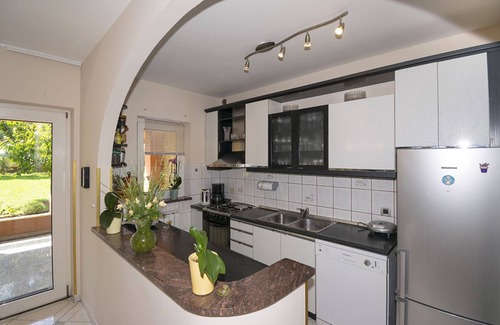 Gregovica Apartment | Apartment surrounded by greenery in a quiet location