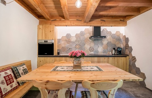 Rabbi Apartment | Apartment 'Sussurro Del Ruscello' with mountain view, shared garden and Wi-Fi