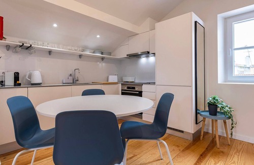 Paco De Arcos Apartment | Apartment T1 60m2, 1 bedroom at Paço de Arco