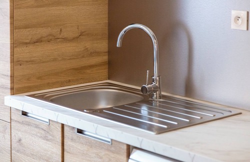 Benodet Apartment | Apartment 'T2 Avec Jardin' with Shared Garden and Wi-Fi