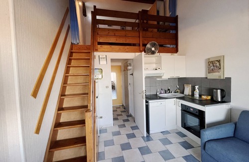 Saint-Cyprien Plage Apartment | Apartment T2 mezzanine sea view with swimming pool