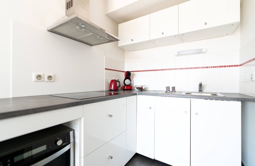 Le Cres Apartment | Apartment 'T2 Muses' with Private Terrace, Wi-Fi and Air Conditioning