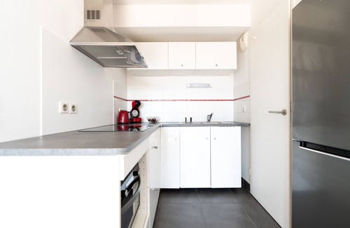 Le Cres Apartment | Apartment 'T2 Muses' with Private Terrace, Wi-Fi and Air Conditioning