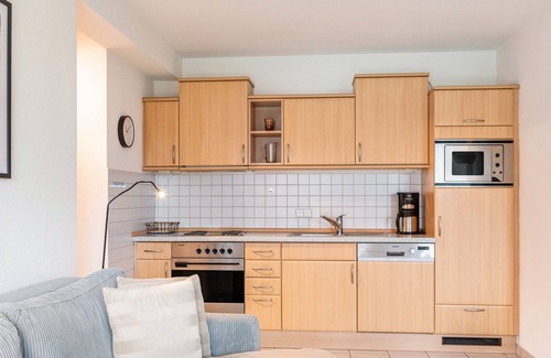 Oberhof Apartment | Apartment 'Tannenblick 2-1' with Shared Garden, Balcony and Wi-Fi