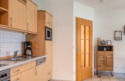 Oberhof Apartment | Apartment 'Tannenblick 2-1' with Shared Garden, Balcony and Wi-Fi