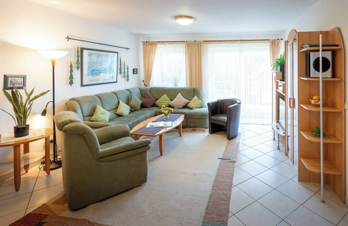 Oberhof Apartment | Apartment 'Tannenblick 4-3' with Mountain View, Shared Garden and Wi-Fi