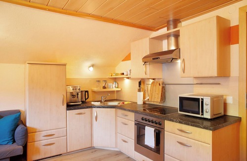Auffach Apartment | Apartment 'Tiefenbrunn' with Mountain View, Shared Garden and Wi-Fi