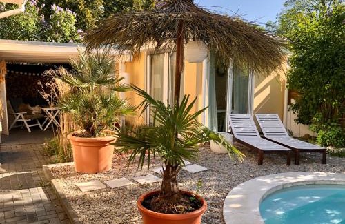 Petershagen House | Apartment TinyHouse mit Pool, Outdoor Whirlpool und Garten