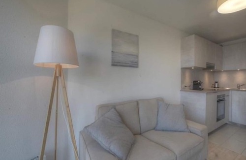 Monteiller Apartment | Apartment Topaze by Interhome