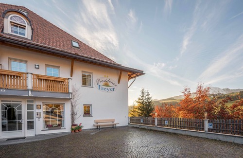 Terento Apartment | Apartment “Treyer 5 Typ A” with Mountain View, Wi-Fi, Balcony & Garden
