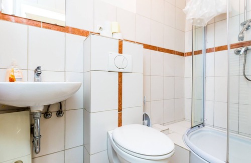 Troisdorf Apartment | Apartment Troisdorf Spich 4, 1 Wohn-/schlafzimmer, Max. 3 Personen
