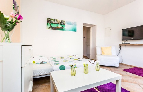 Troisdorf Apartment | Apartment Troisdorf Spich 4, 1 Wohn-/schlafzimmer, Max. 3 Personen
