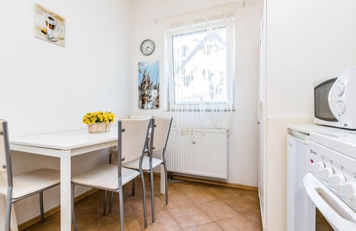 Troisdorf Apartment | Apartment Troisdorf Spich 5, 1 Wohn-/schlafzimmer, Max. 3 Personen
