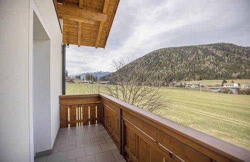 Casola Apartment | Apartment 'Unterhauserhof A' with Mountain View, Wi-Fi, Balcony & Garden