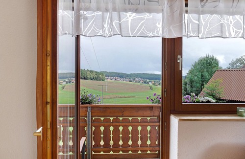 Sankt Georgen im Schwarzwald Apartment | Apartment 'Ursprung' with Balcony and Wi-Fi