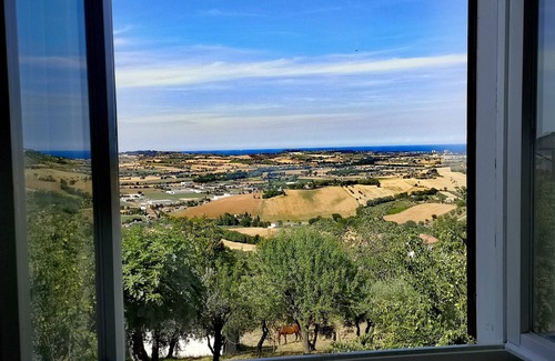 Montelupone House | Apartment vacation home suggestive panorama Monte Conero sea and internet Wifi