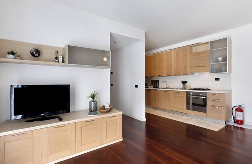 Costa Masnaga Apartment | Apartment 'Vb Home Brianza' with Private Garden, Wi-Fi and Air Conditioning