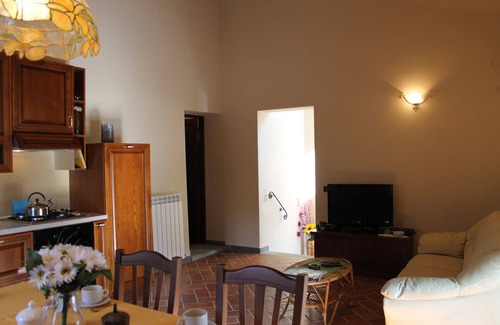 Pergine Valdarno Apartment | Apartment VERDE in farmhouse with two bedrooms, two bathrooms, garden and pool