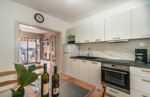 City Center Apartment | Apartment Vesna wit Sea View