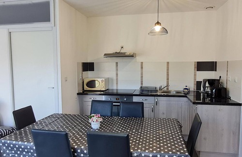 Vienne-en-Arthies Apartment | Apartment Vienne-en-Arthies, 3 bedrooms, 6 persons