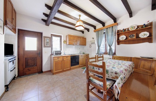 Auronzo di Cadore Apartment | Apartment 'Villa Maria Auronzo' with Mountain View and Private Garden
