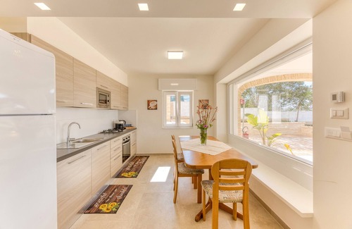 Fontanelle Apartment | Apartment 'Villa Bianca Appartment 2' with Sea View, Wi-Fi and Air Conditioning